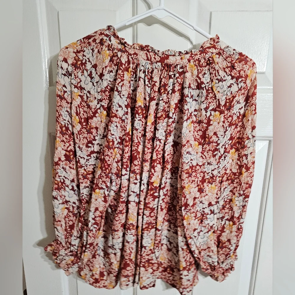 Cynthia Rowley Women’s M Floral Burgundy Crinkle Peasant Blouse Boho Cottagecore - Picture 3 of 6